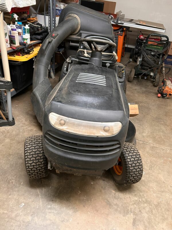 Poulan Pro 42" Riding Lawn Tractor Mower PP175G42 With Grass Catcher Runs Great! - Image 12