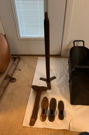 Antique Cast Iron Shoe Cobbler 14” Stand Plus Extended Stand & 3 Shoe Molds