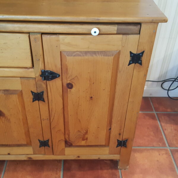 Handcrafted Rustic Amish Hoosier Cabinet – Vintage Kitchen Hutch & Bakers Buffet - Image 10