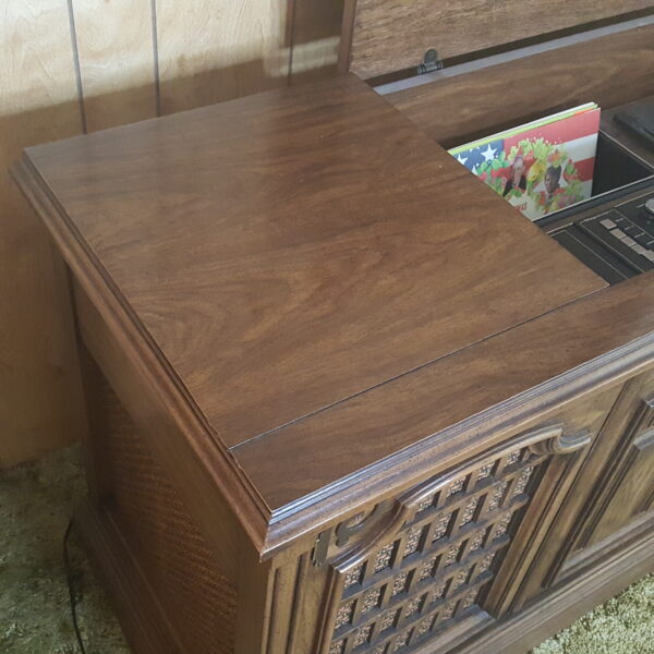 Vintage Magnavox Gothic Revival Console Stereo Record Player AM/FM Radio 8 Track - Image 12
