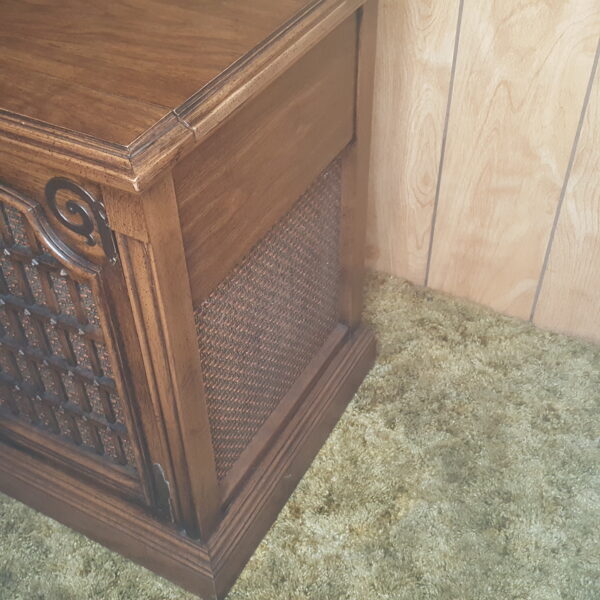 Vintage Magnavox Gothic Revival Console Stereo Record Player AM/FM Radio 8 Track - Image 14