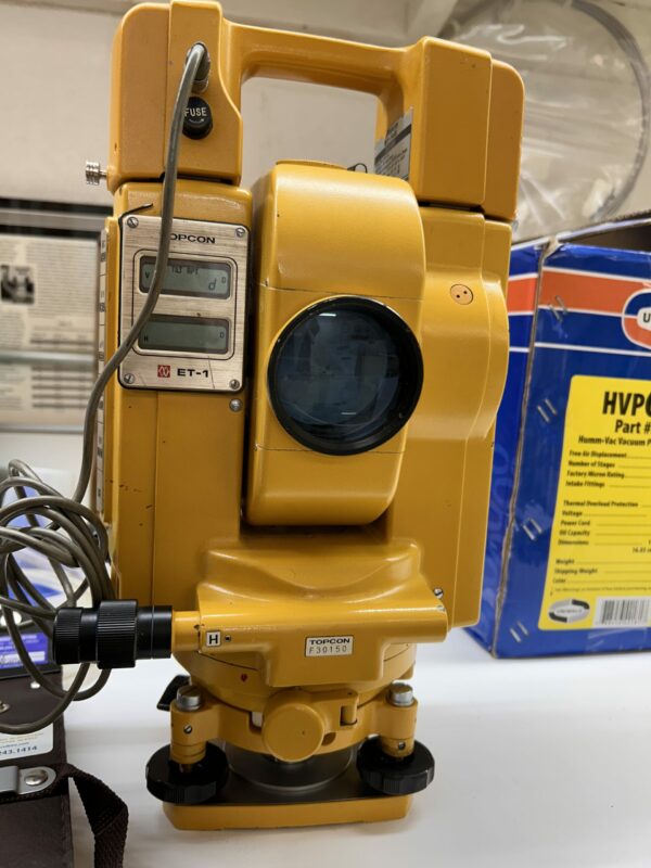 Topcon ET-1 Surveying Total Station w/ Case - BATTERY CHARGED & WORKING - Image 2
