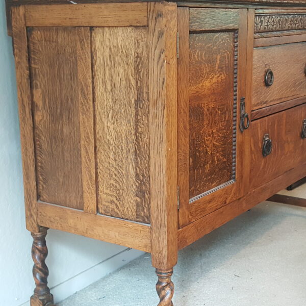 Vintage Quarter-Sawn Oak Sideboard Buffet with Mirror 59"H x 53"W x 18.5"D Early to Mid 20th Century - Image 3