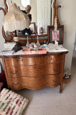 Antique Tiger Oak Dresser with Mirror – Serpentine Front & Carved Pulls