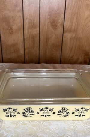 Harvest Charm | Vintage Pyrex Yellow Casserole with Black Amish Butterprint – Brass Cradle Included