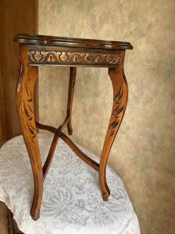 Vintage French-Style Carved Accent Table – Walnut Finish, Cabriole Legs - Image 4