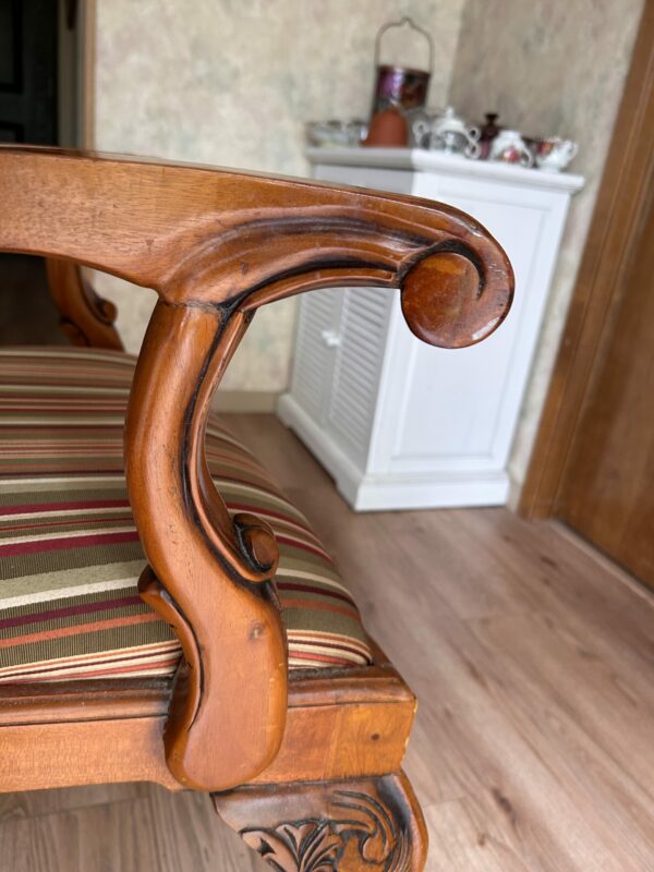 Vintage Carved Wood Armchair – Cabriole Legs, Shell & Leaf Motif - Image 10