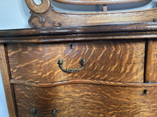 Antique Tiger Oak Dresser with Mirror – Serpentine Front & Carved Pulls - Image 5