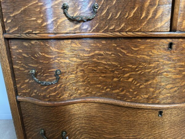 Antique Tiger Oak Dresser with Mirror – Serpentine Front & Carved Pulls - Image 4