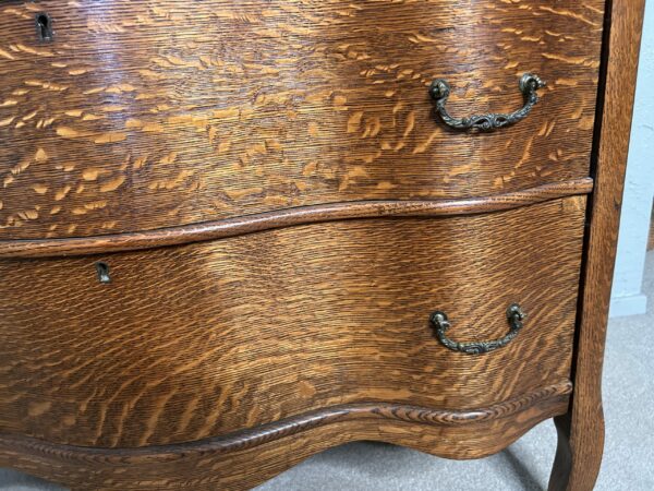 Antique Tiger Oak Dresser with Mirror – Serpentine Front & Carved Pulls - Image 6