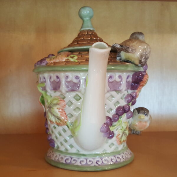 Fitz and Floyd Essentials Château Garden Birdhouse Teapot w/Robins & Grapevines - Image 3
