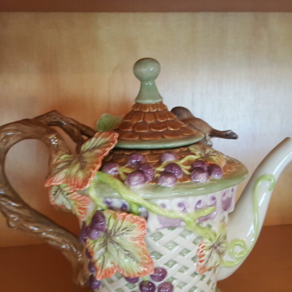 Fitz and Floyd Essentials Château Garden Birdhouse Teapot w/Robins & Grapevines - Image 5