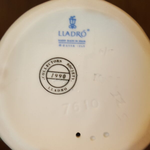 Lladro “Can I Play?” #7610 – 1990 Collector’s Society Retired Figurine - Image 9
