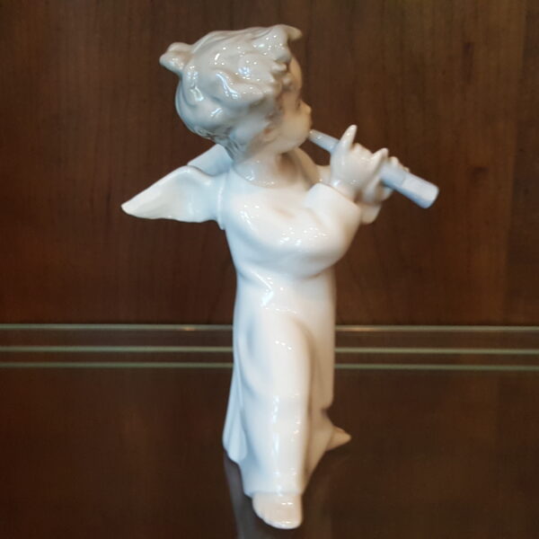 Lladro Angel with Flute #4540 – 6.25″ Porcelain Cherub Figurine (Retired) - Image 2