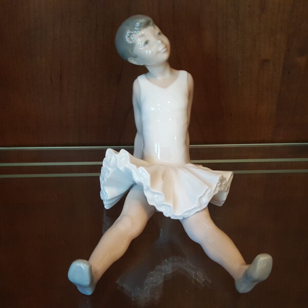 NAO by Lladró Ballerina Figurine – Vintage 1960s Porcelain Dancer, Made in Spain - Image 3