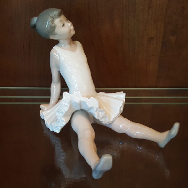 NAO by Lladró Ballerina Figurine – Vintage 1960s Porcelain Dancer, Made in Spain - Image 4