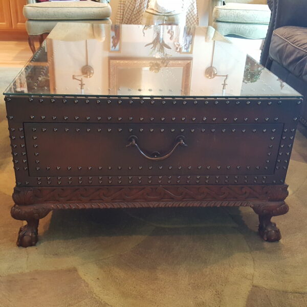 Ralph Lauren Trunk Table – Glass-Topped Treasure Chest with Studded Leather & Hand-Carved Claw Feet - Image 12