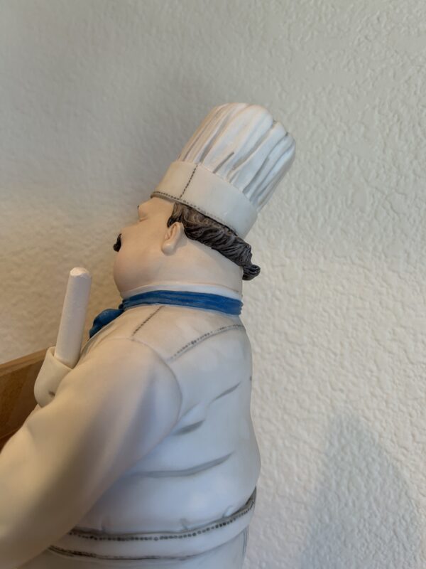 Pastry, Anyone? Fleur de Lis 1998 Chef Figurine with Chalkboard 15" Mud Pie - Image 5