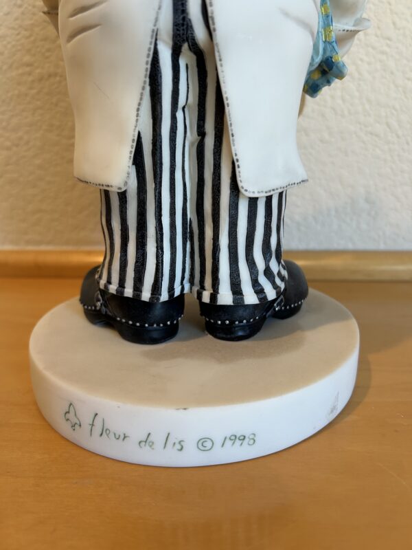 Pastry, Anyone? Fleur de Lis 1998 Chef Figurine with Chalkboard 15" Mud Pie - Image 9