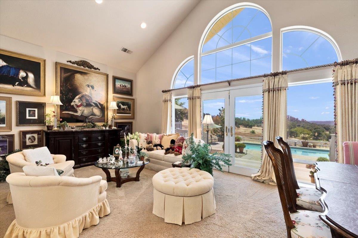 The Garden View Parlor 2