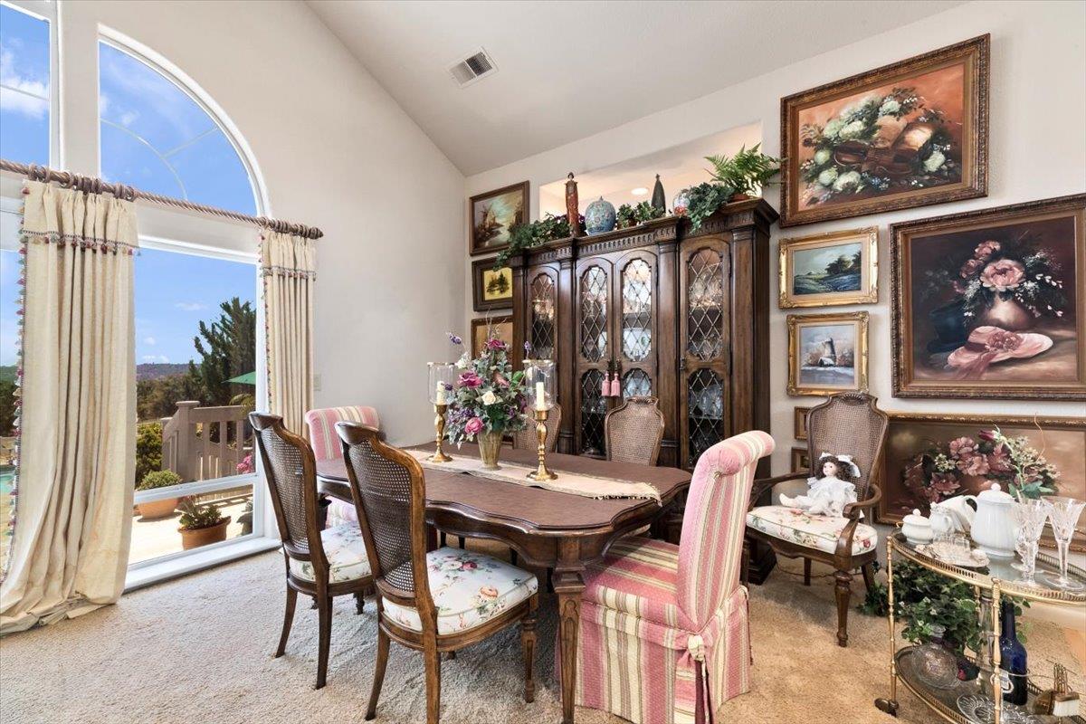 The Garden View Parlor 3