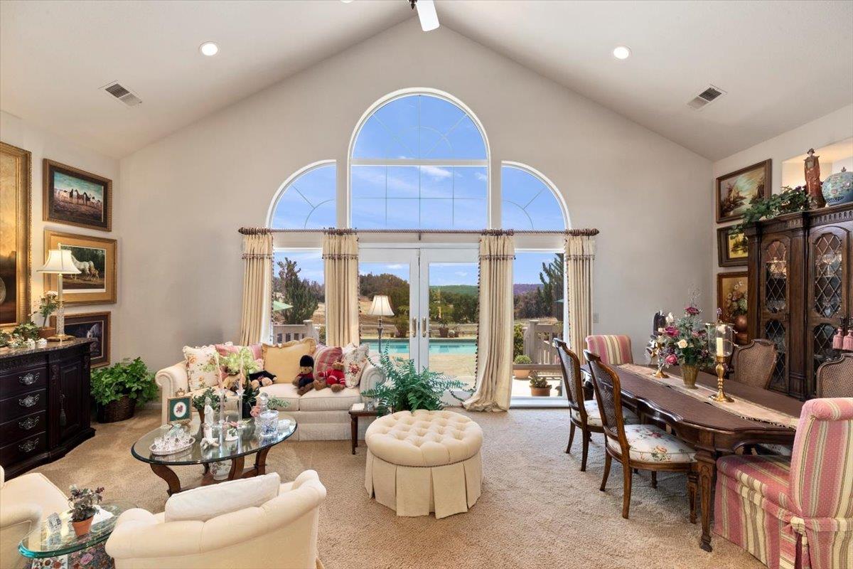 The Garden View Parlor 1